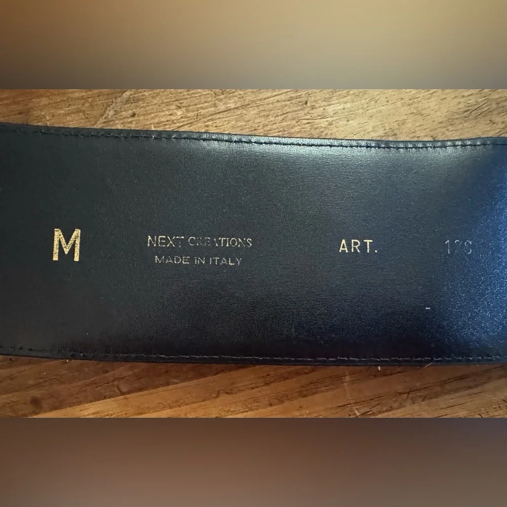 Black Italian Leather Women’s belt - Picture 2 of 6